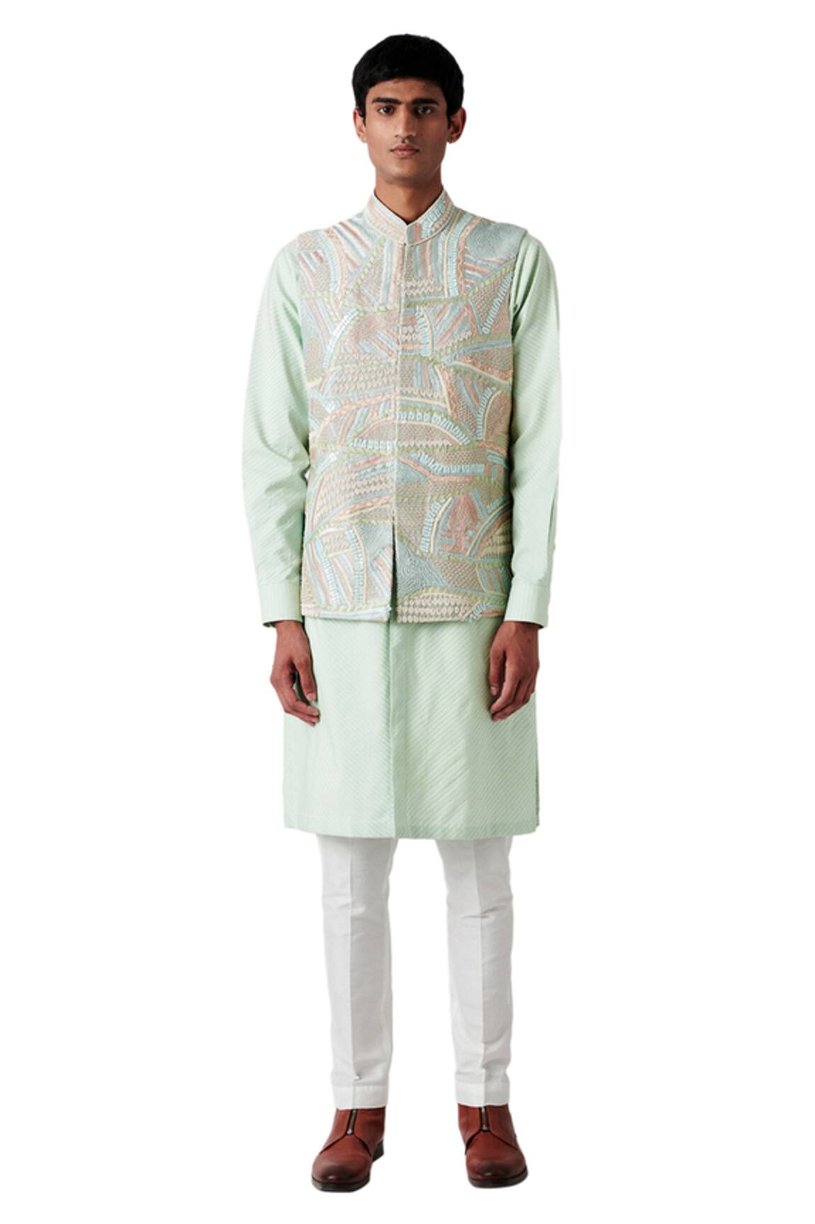 Amaare Embroidered Bundi & Kurta Set