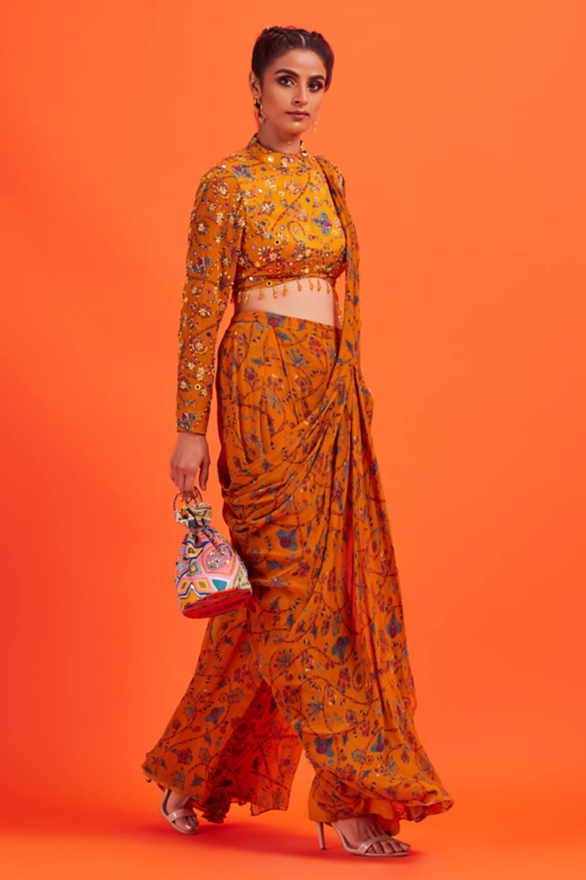 Diyarajvvir Printed Pre-Draped Saree With Blouse 