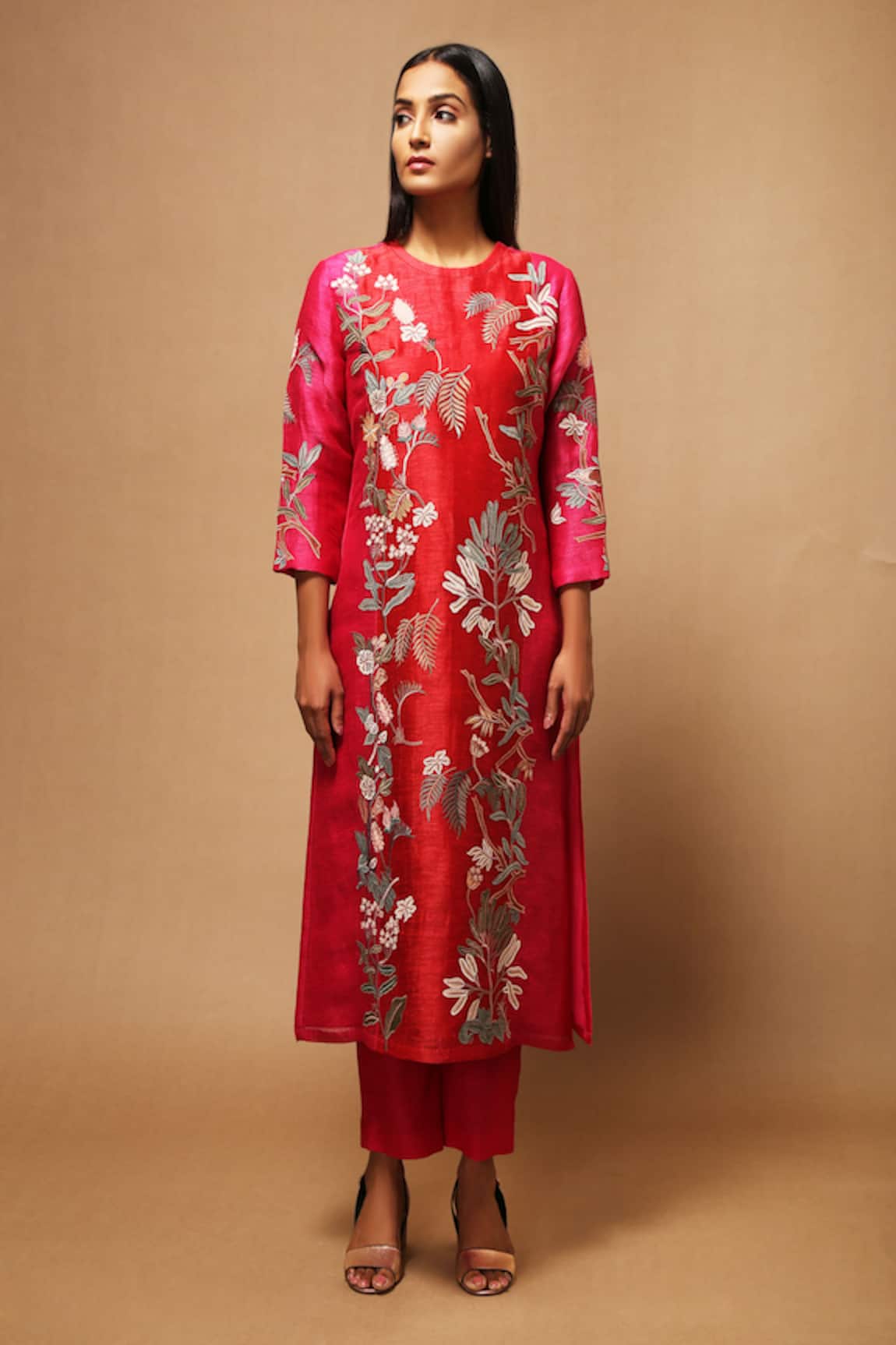 Oja Handloom Linen Silk Applique Kurta & Pant Set