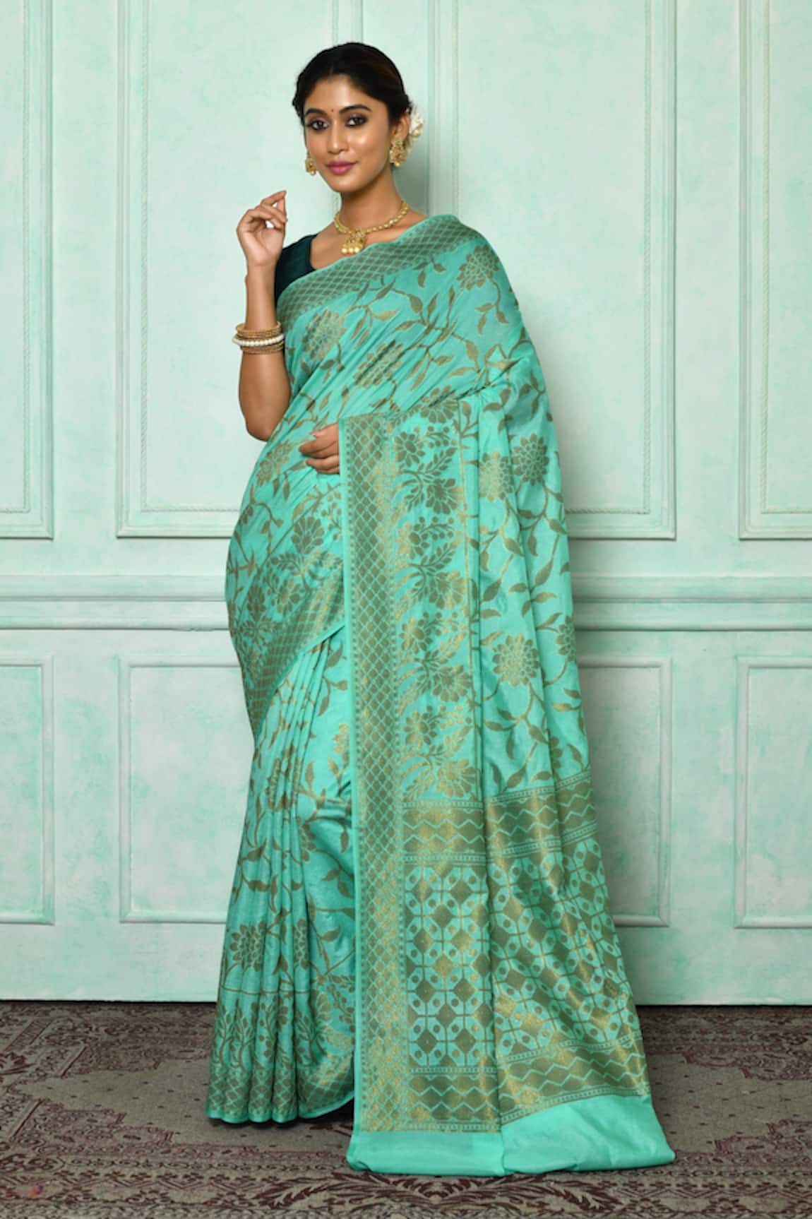 Nazaakat by Samara Singh Banarasi Silk Woven Saree