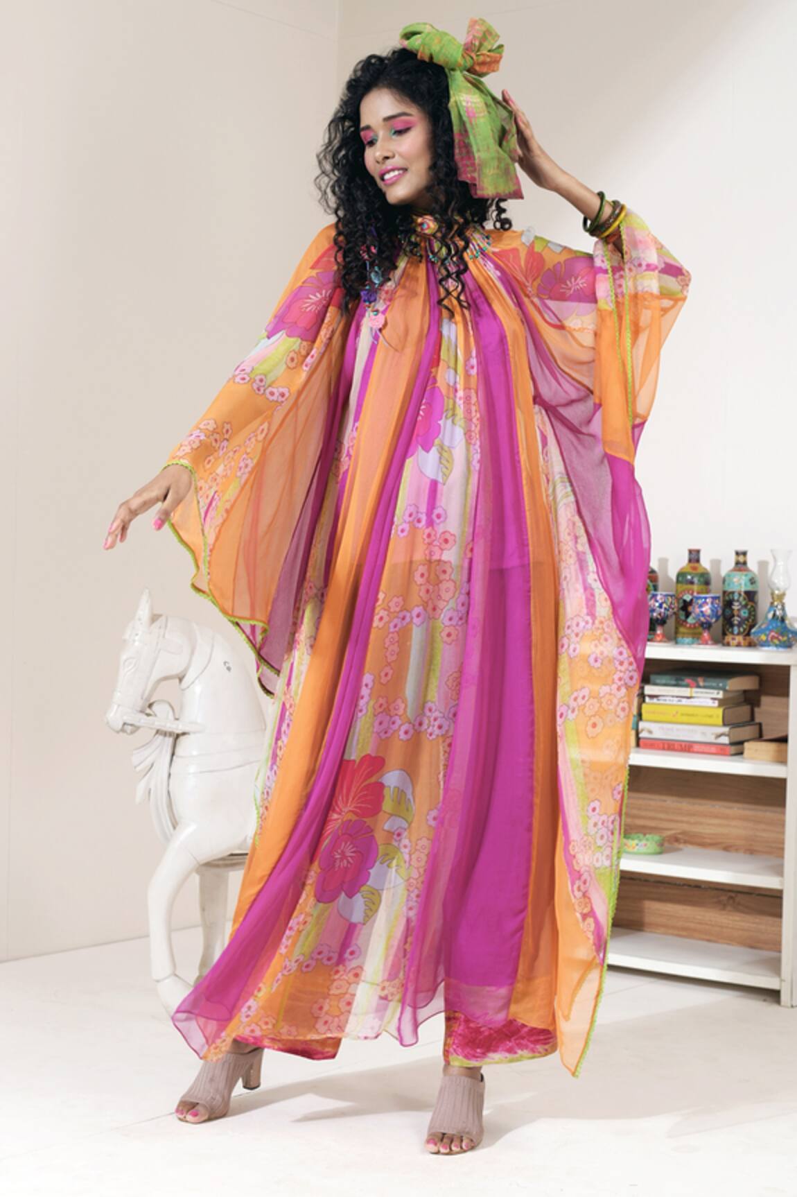 Capisvirleo Cosmopolitan Tunic & Pant Set