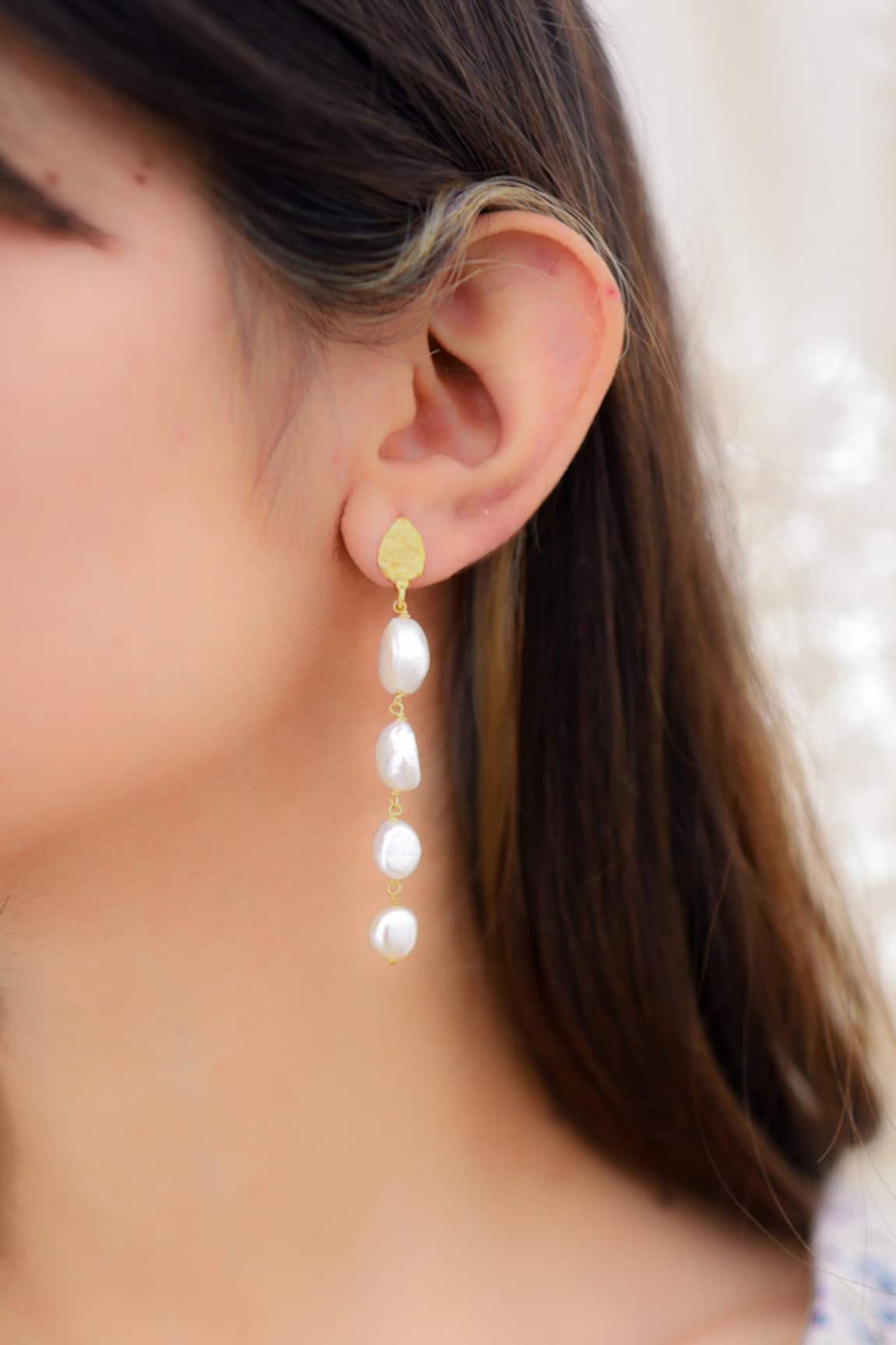 Do Taara Baroque Pearl Dangler Earrings 