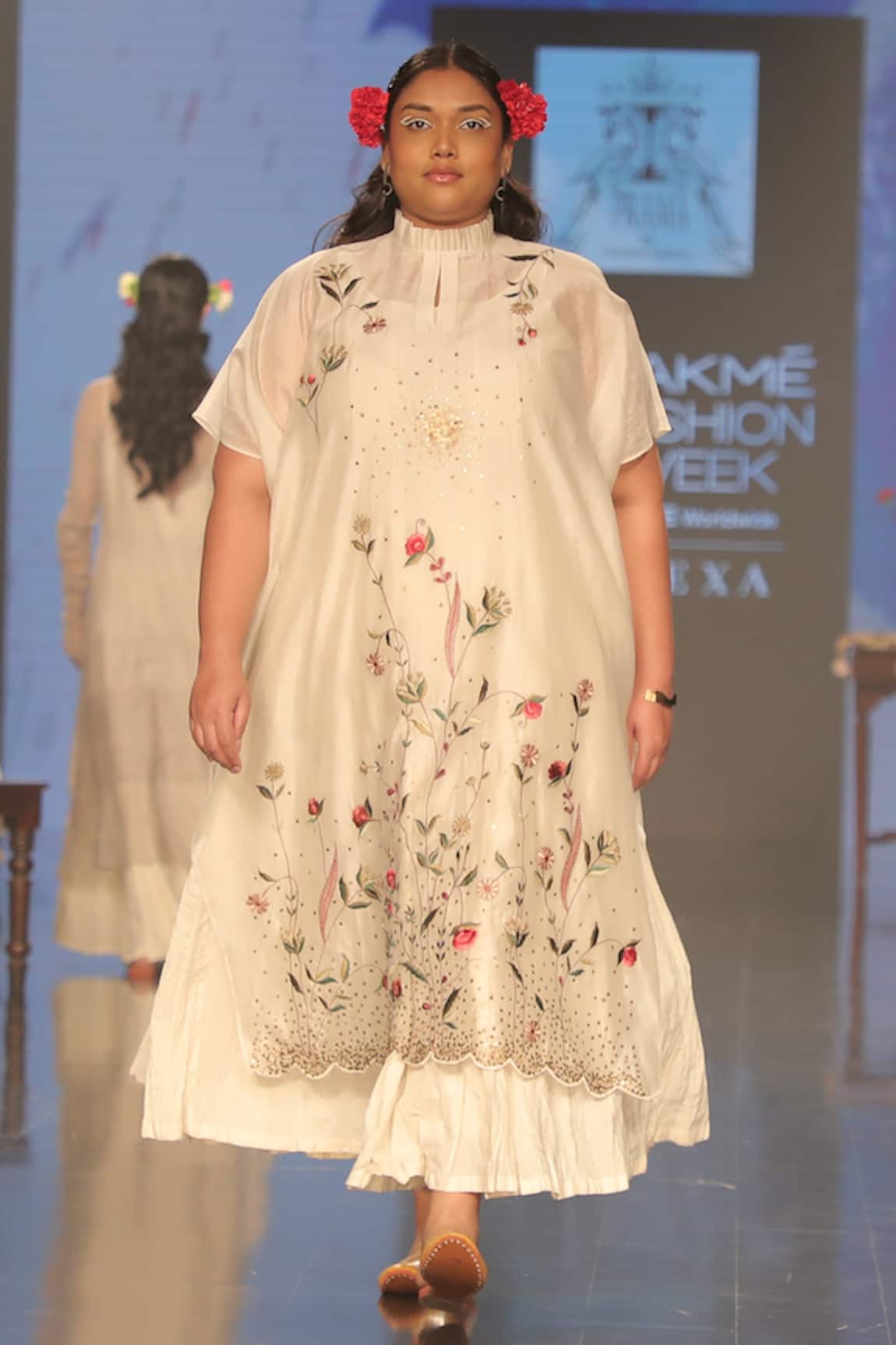Prama by Pratima Pandey Floral Embroidered Tunic & Crushed Inner