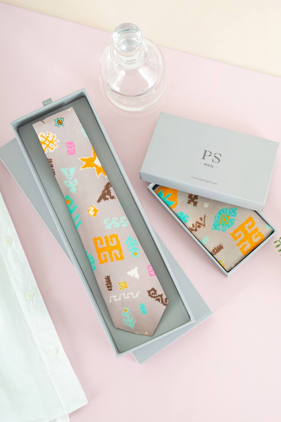 PS Men by Payal Singhal Bandhani Kilim Print Tie