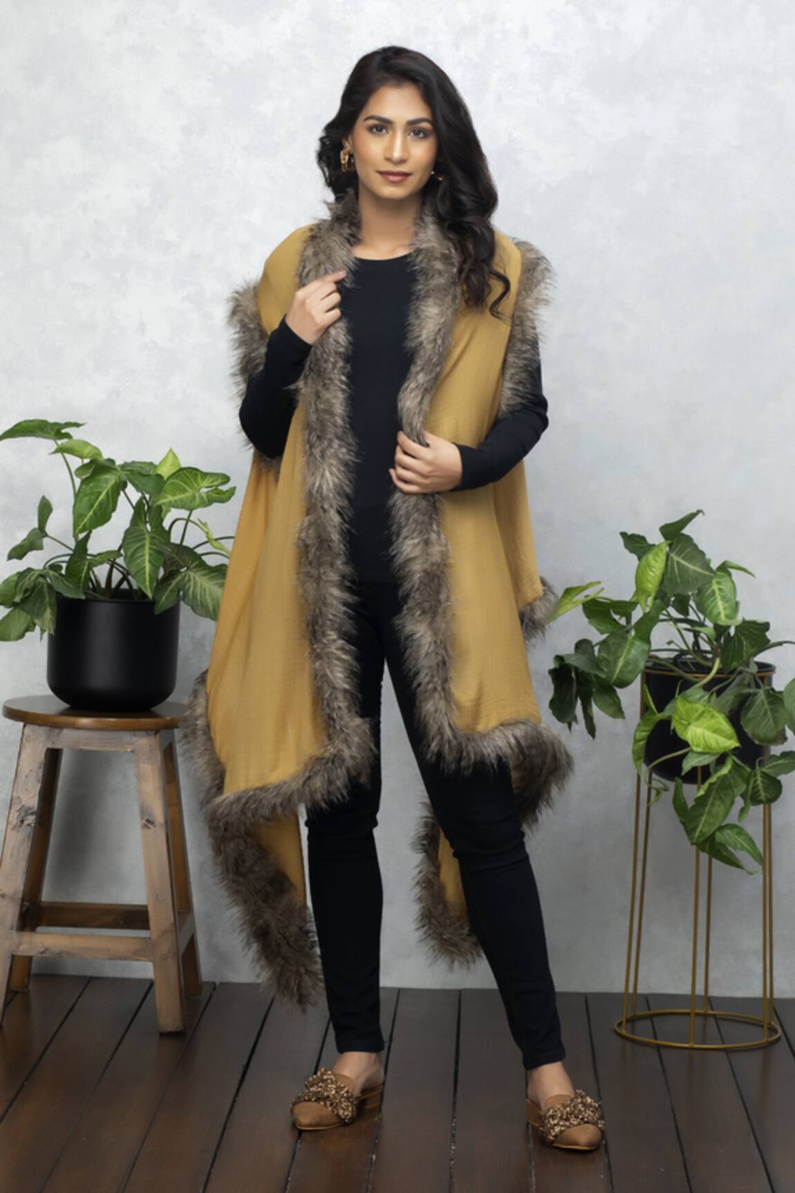 Rhe-Ana Faux Fur Cape