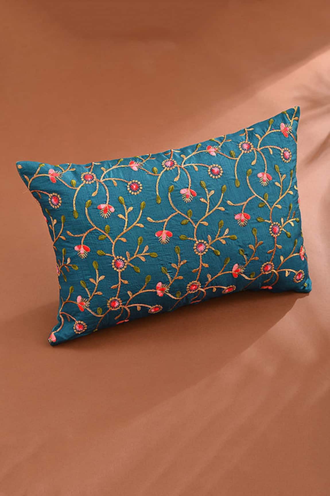 Raffinee The Floral Garden Cushion Cover