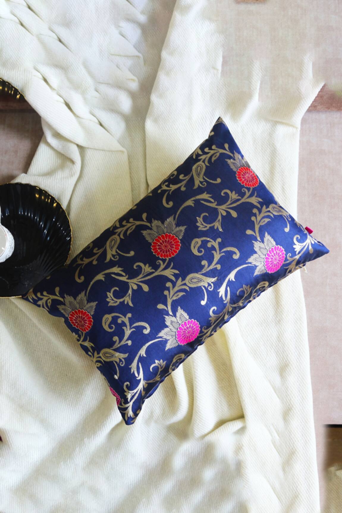 Raffinee Floral Motifs Cushion Cover