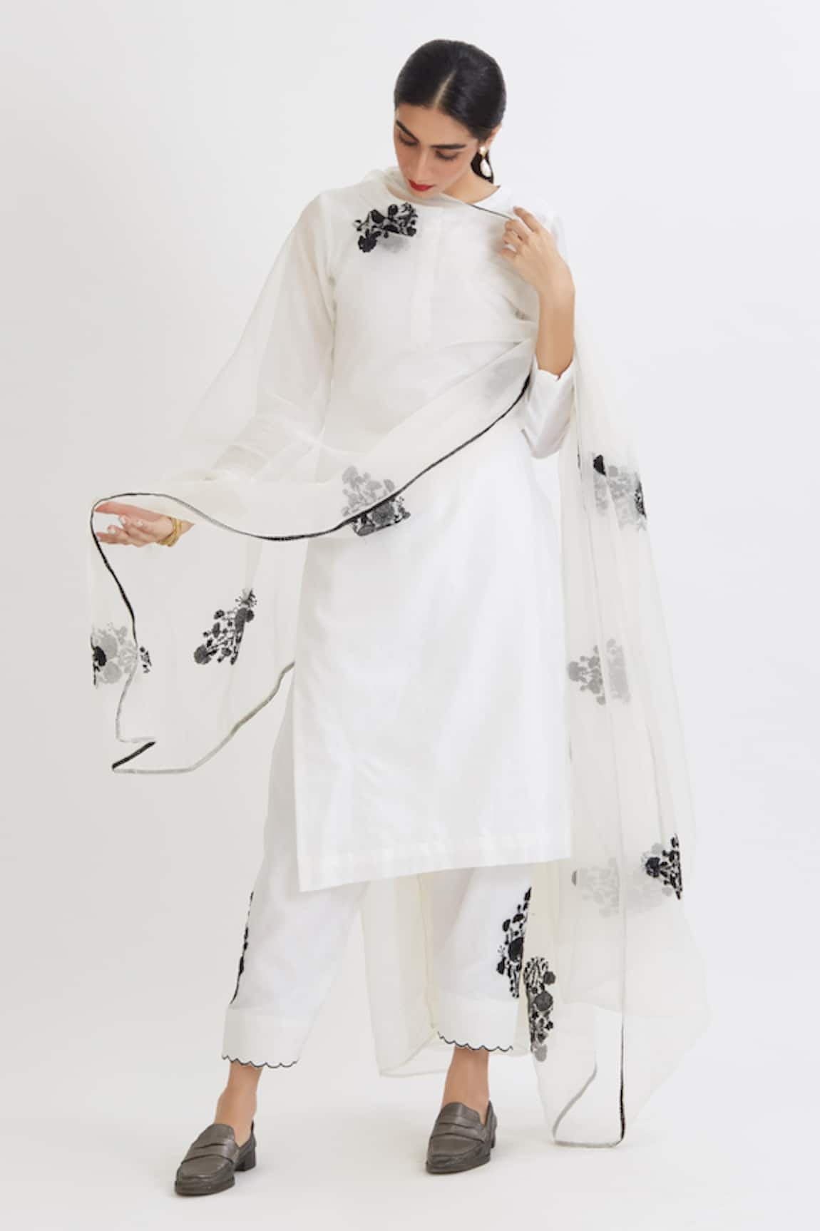 Peeli Dori Straight Kurta Set