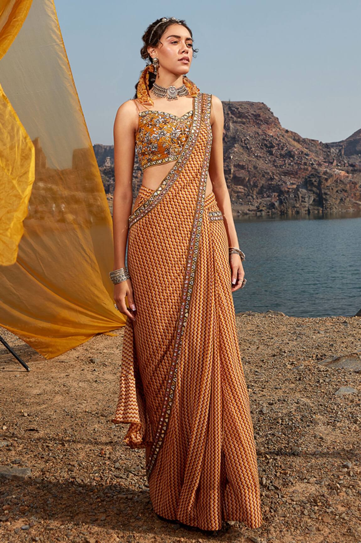 Awigna Pre-Stitched Printed Saree With Blouse