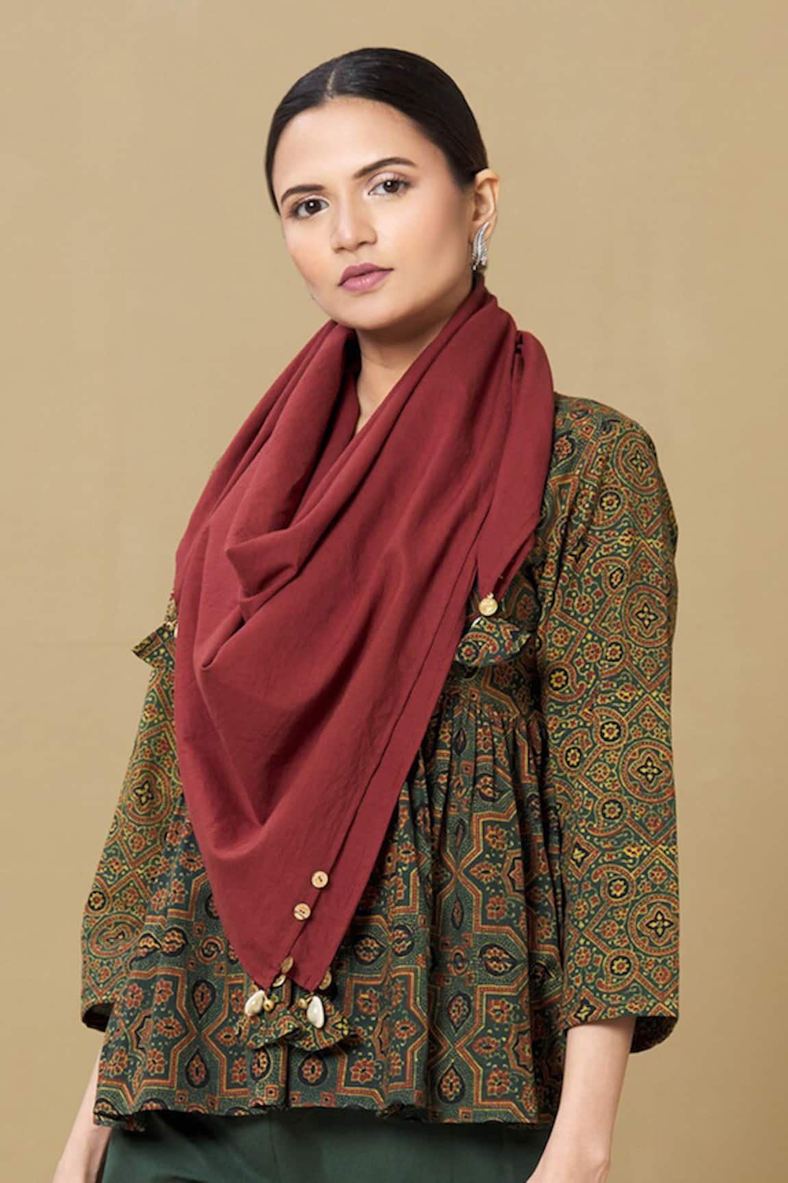 Sagaa by Vanita Ajrakh Seashell Contrast Tassel Stole