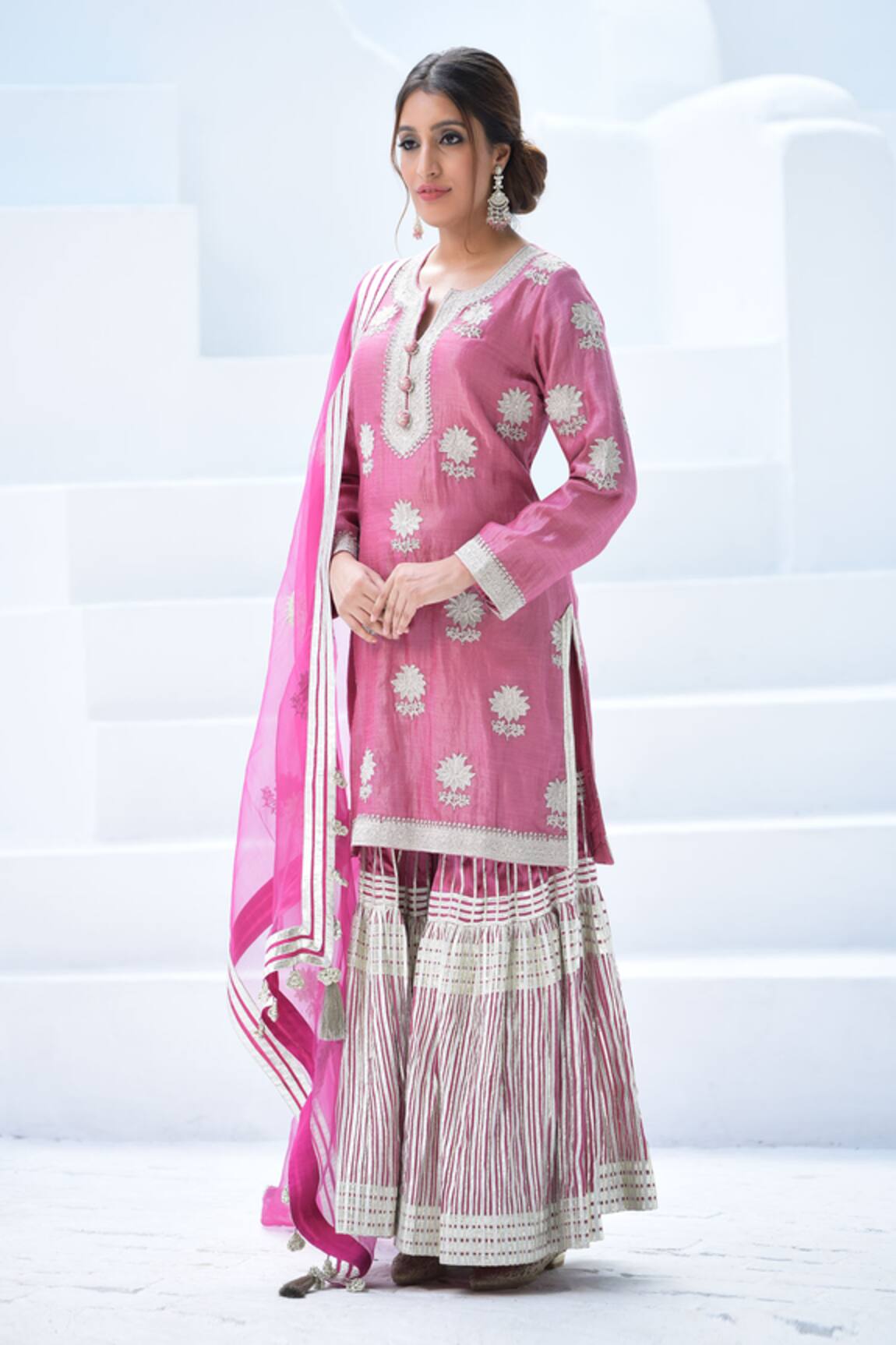 Simar Dugal Embroidered Kurta Set 