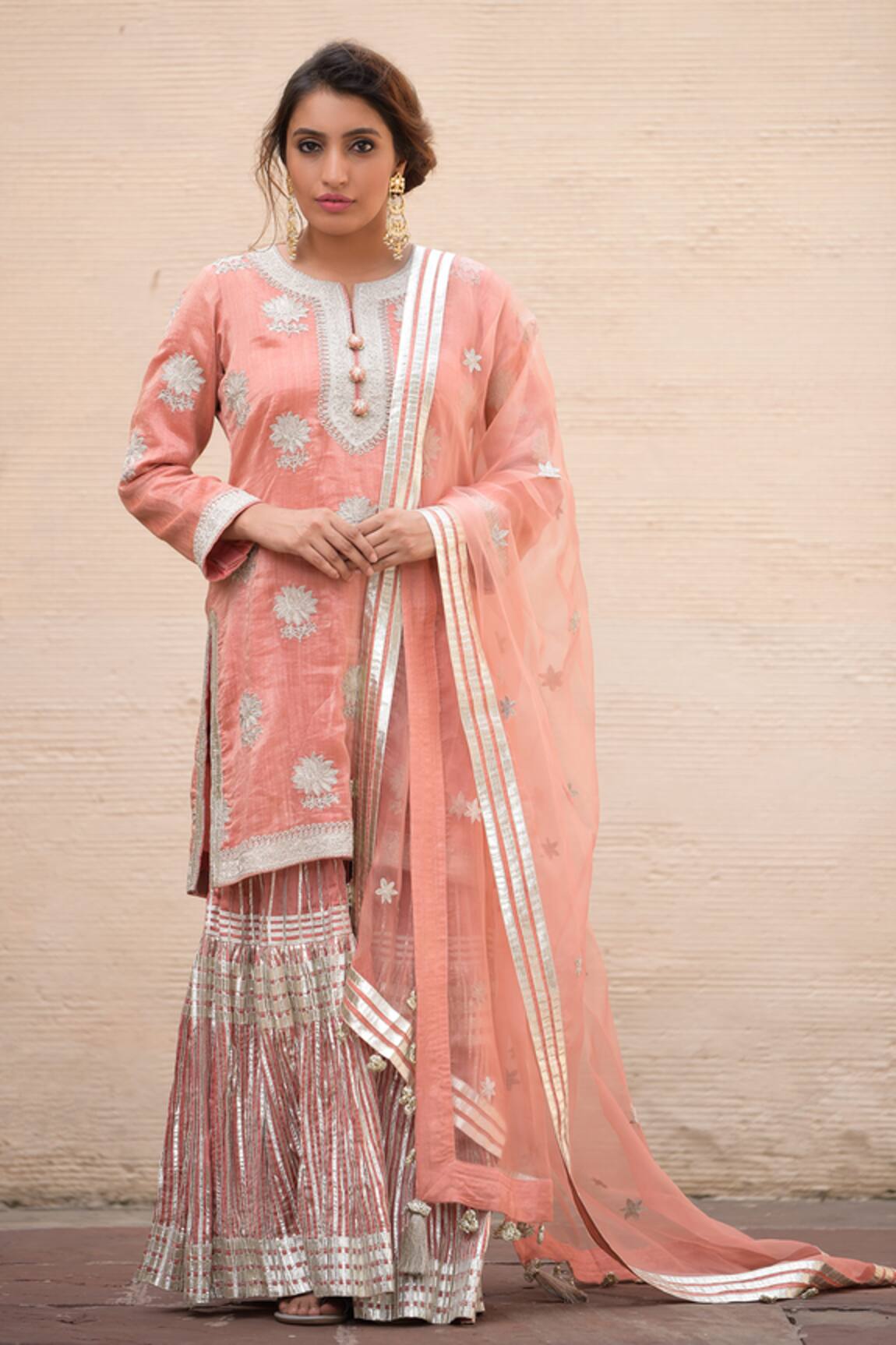 Simar Dugal Embroidered Kurta Set 