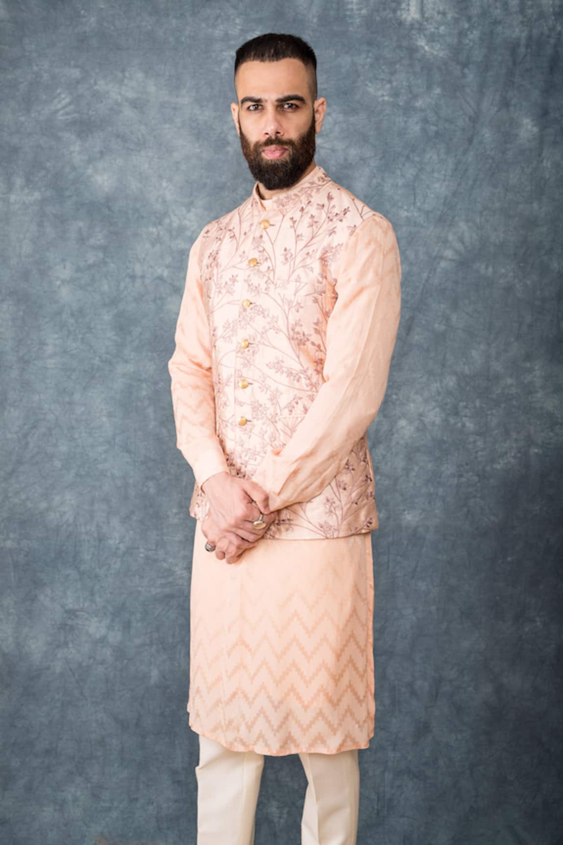 Sarab Khanijou Embroidered Bundi & Kurta Set