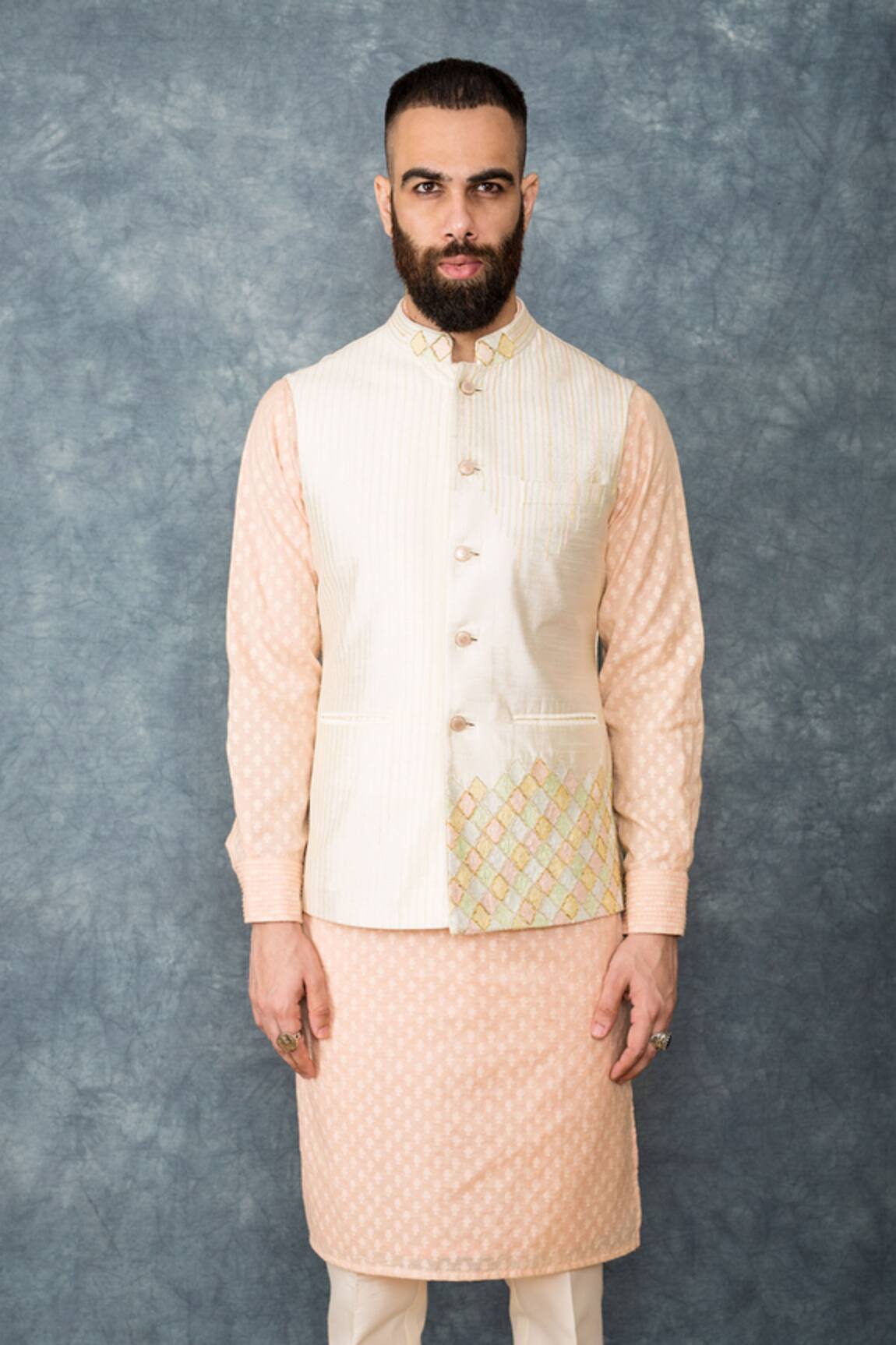 Sarab Khanijou Embroidered Bundi & Kurta Set