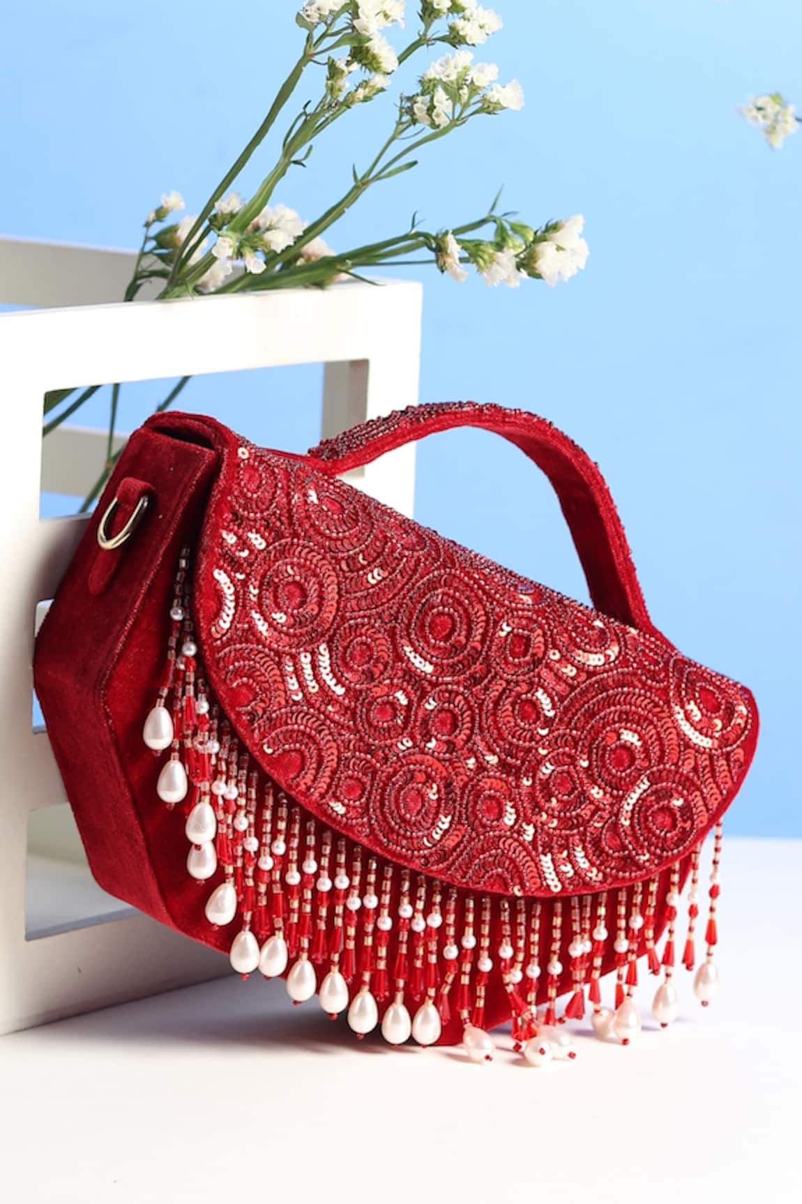 Puro Cosa Sequins Embroidered Handbag