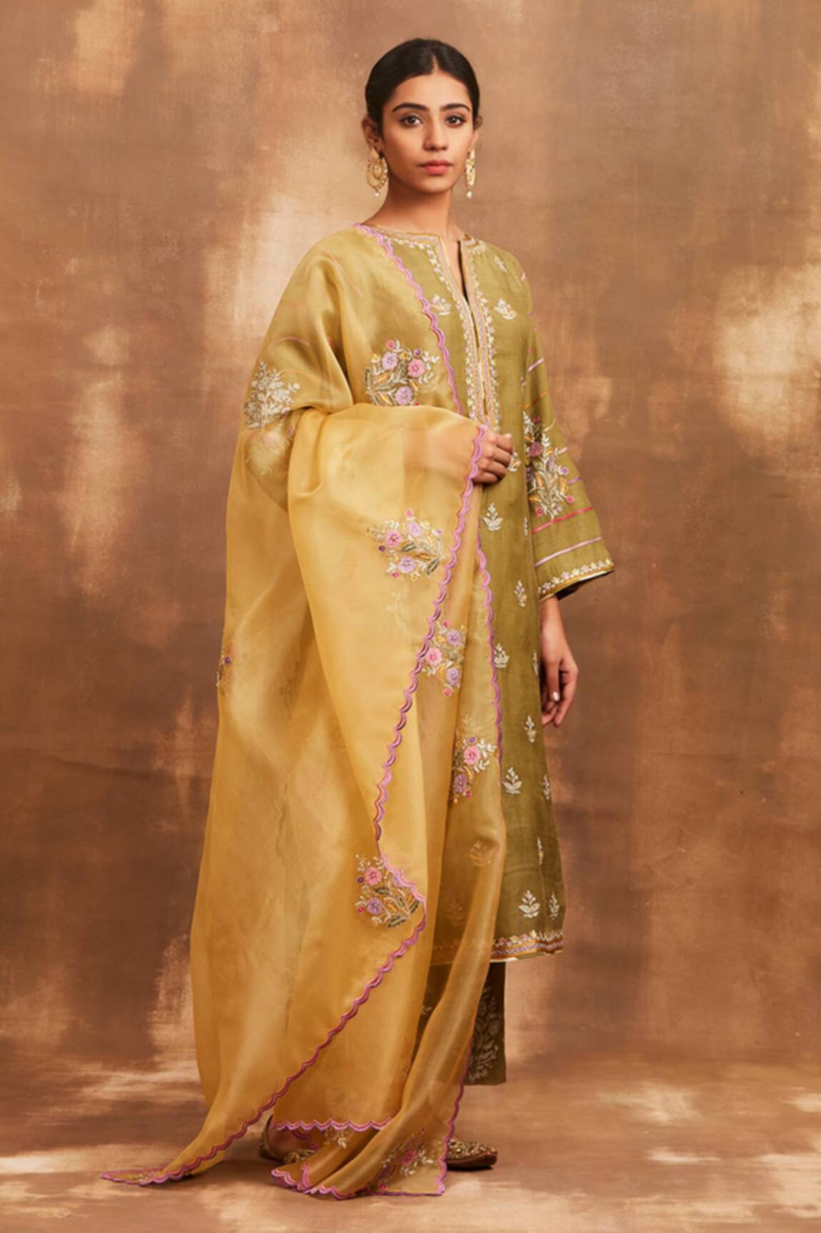 Sue Mue Embroidered Kurta Set