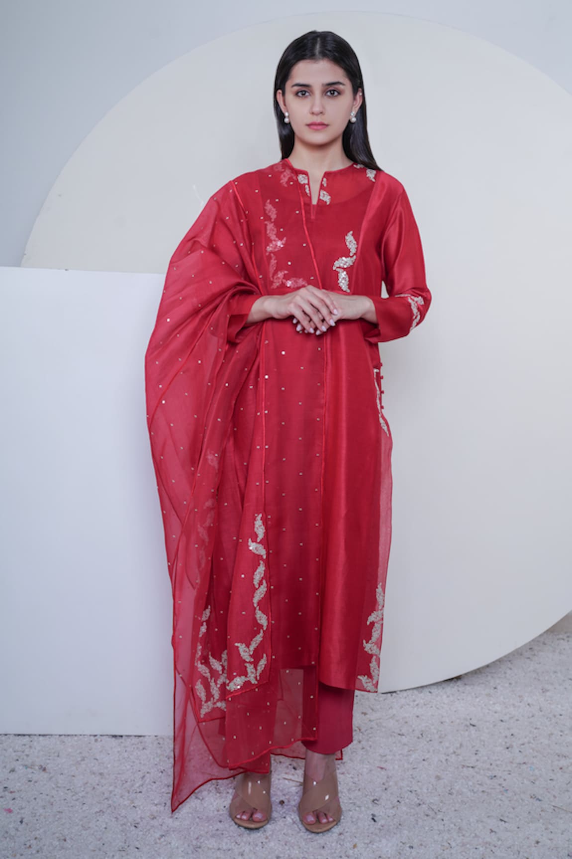 Sravanti Embroidered Kurta Set