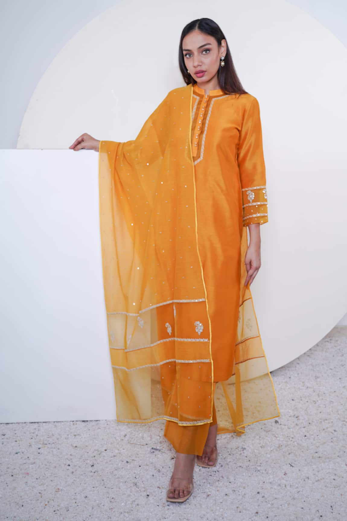 Sravanti Embroidered Kurta Set