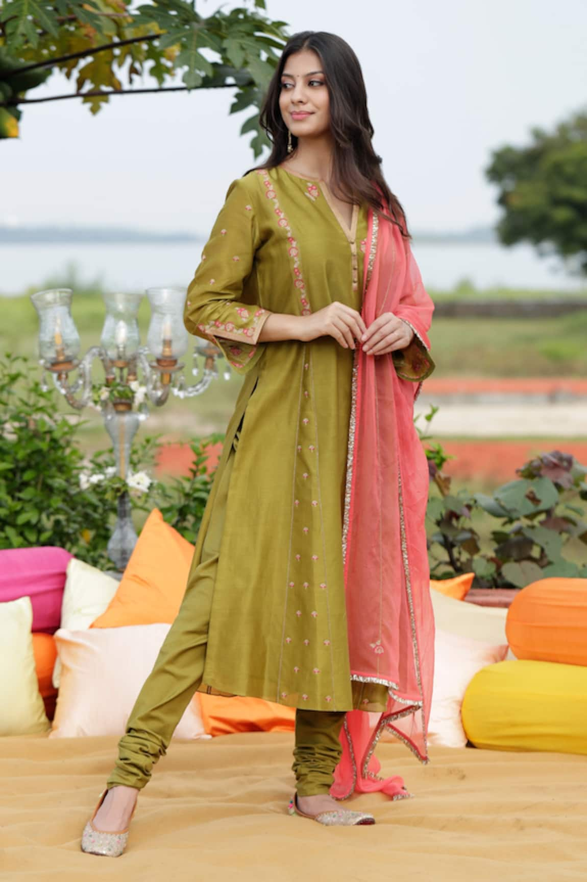 Sravanti Embroidered Straight Kurta Set