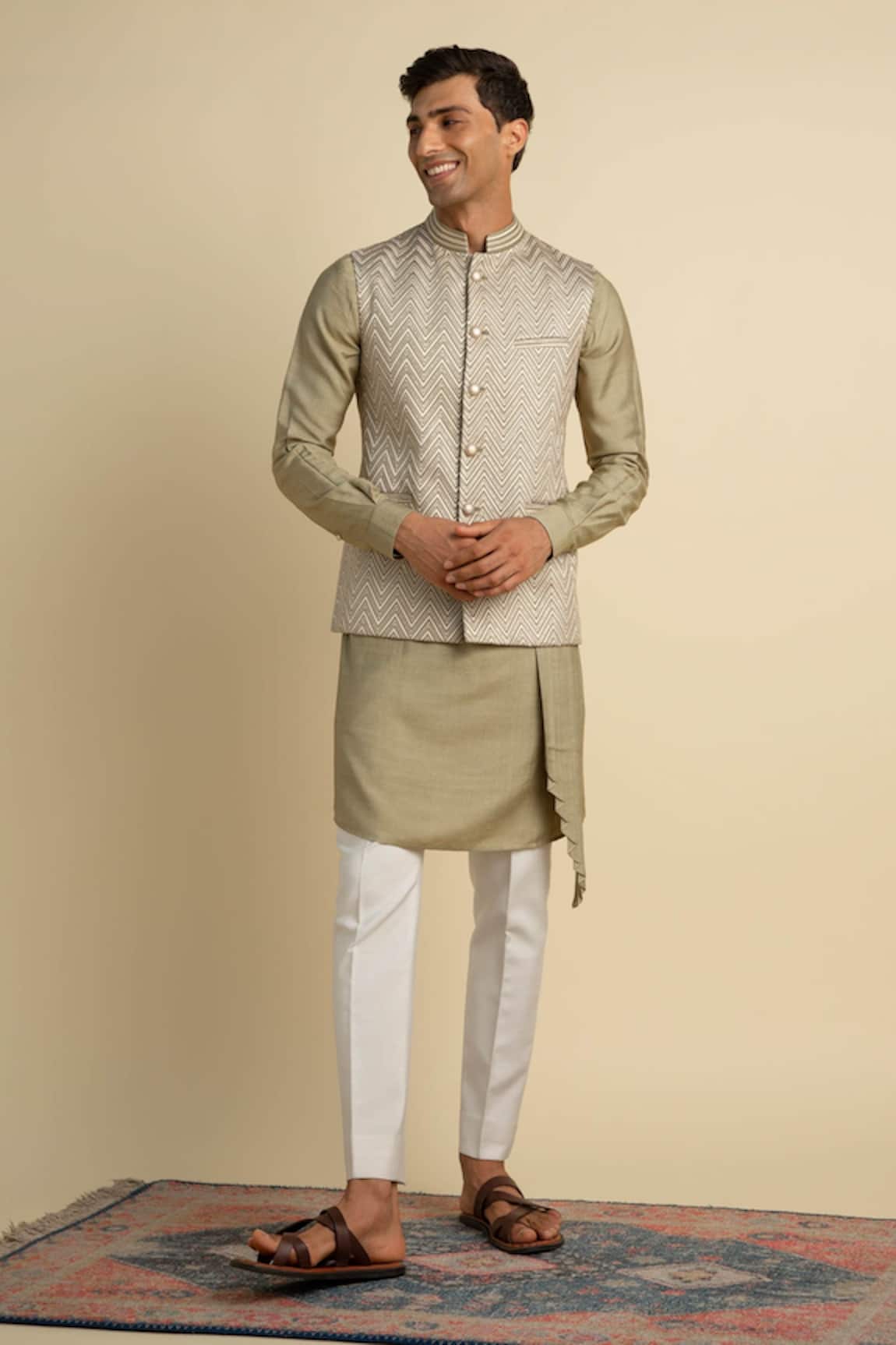 Philocaly Salud Silk Embroidered Bundi 