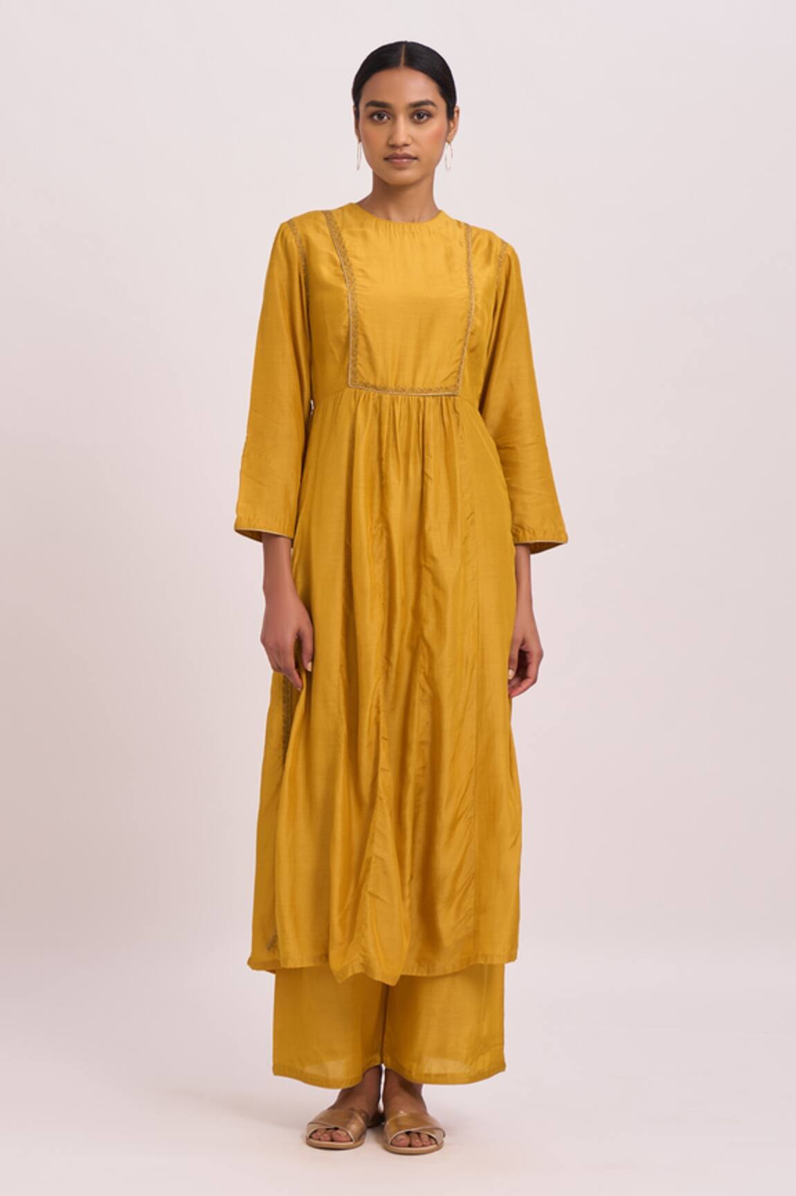 Dot Embellished Kurta Set 