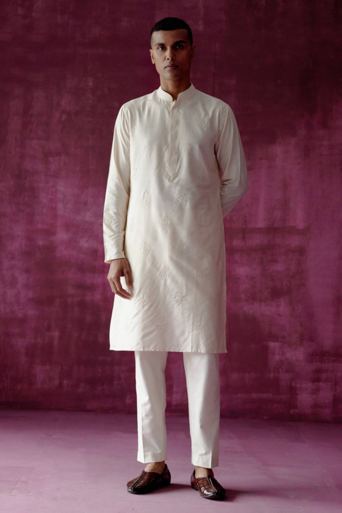 Pouli Pret Floral Embroidered Kurta