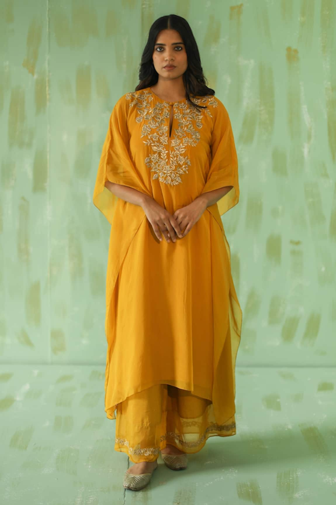 Pouli Pret Embroidered Kaftan & Pant Set