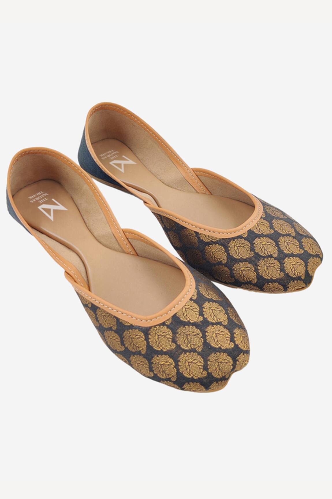 The Madras Trunk Woven Juttis