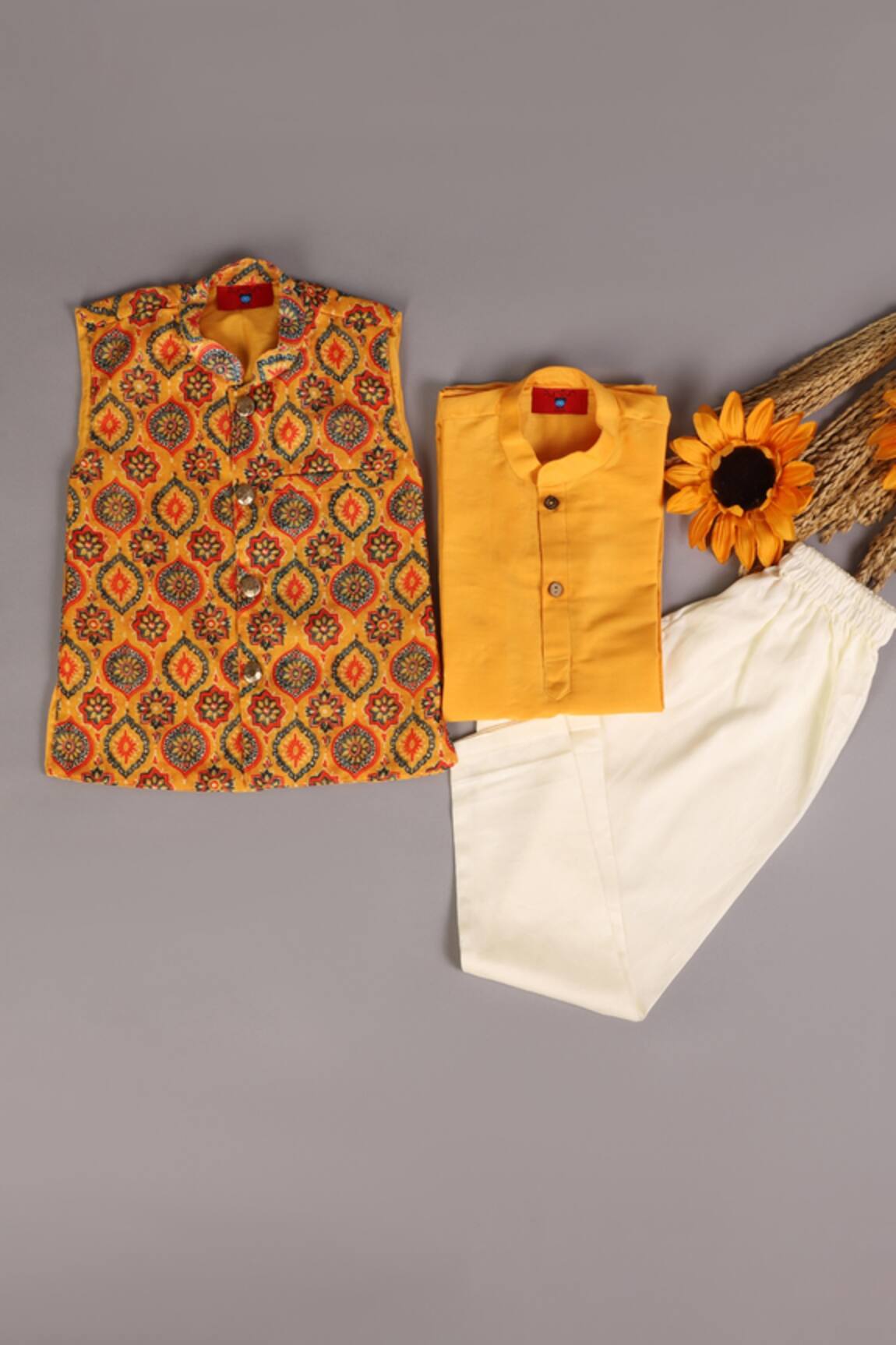 The Plum Bum Ajrakh Print Bundi & Kurta Set 