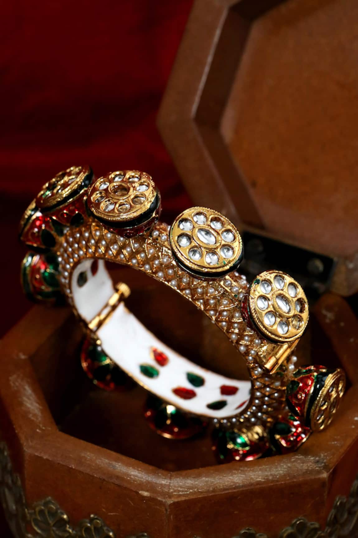 Tizora Handcrafted Rajwada Meenakari Kundan Pacheli Bangle