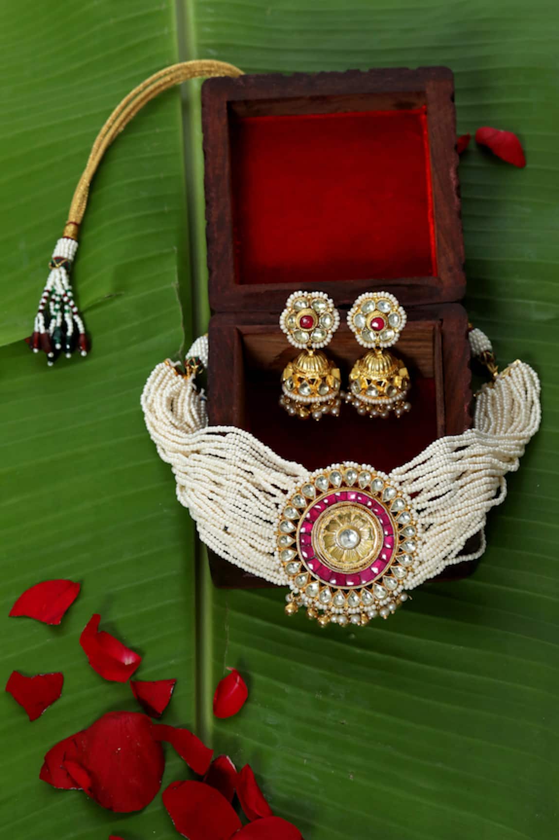 Tizora Kundan Pendant Choker Set