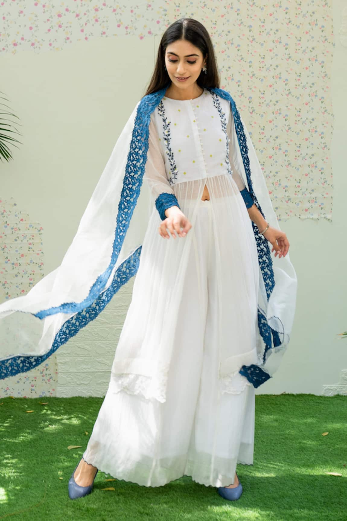Naaz By Noor Scallop Hem Kurta Set 