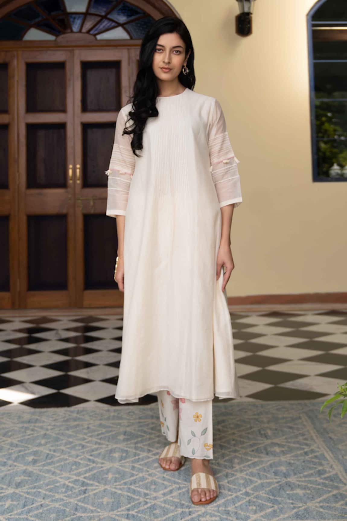 Vaayu Kurta With Floral Applique Pant Set