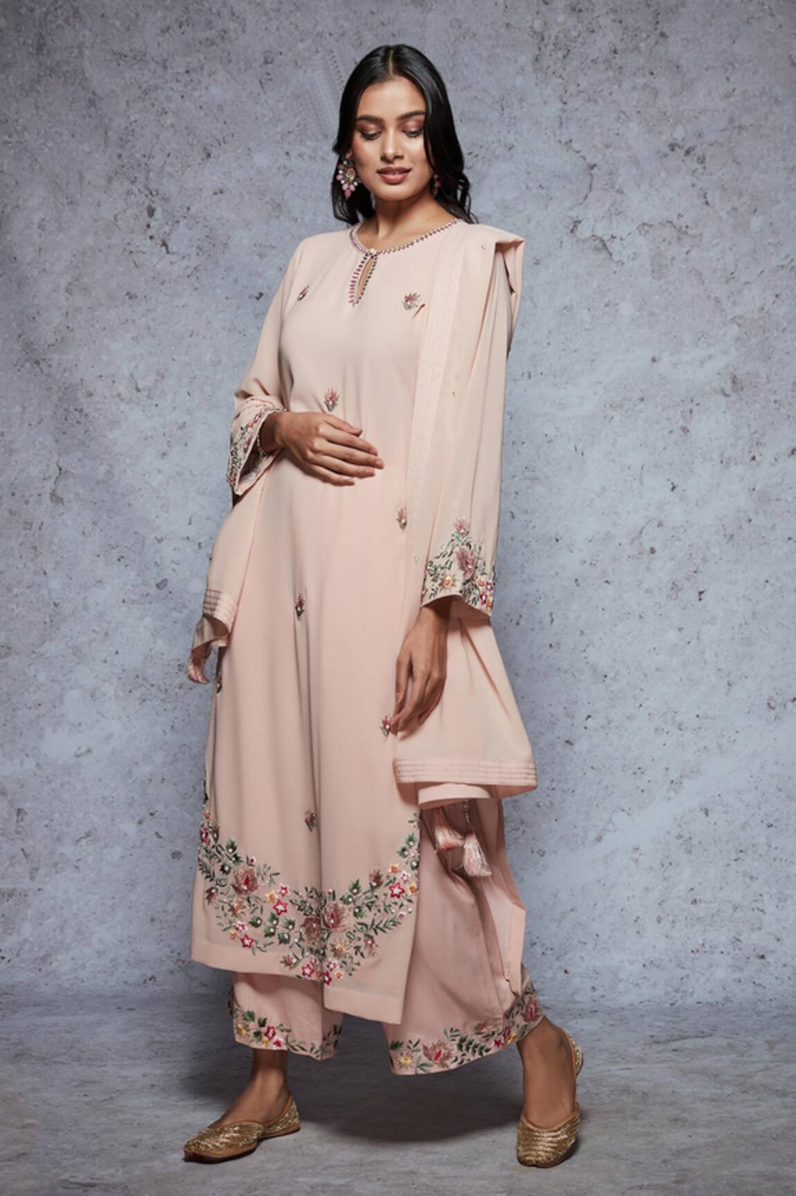 Ajiesh Oberoi Embroidered Kurta Set