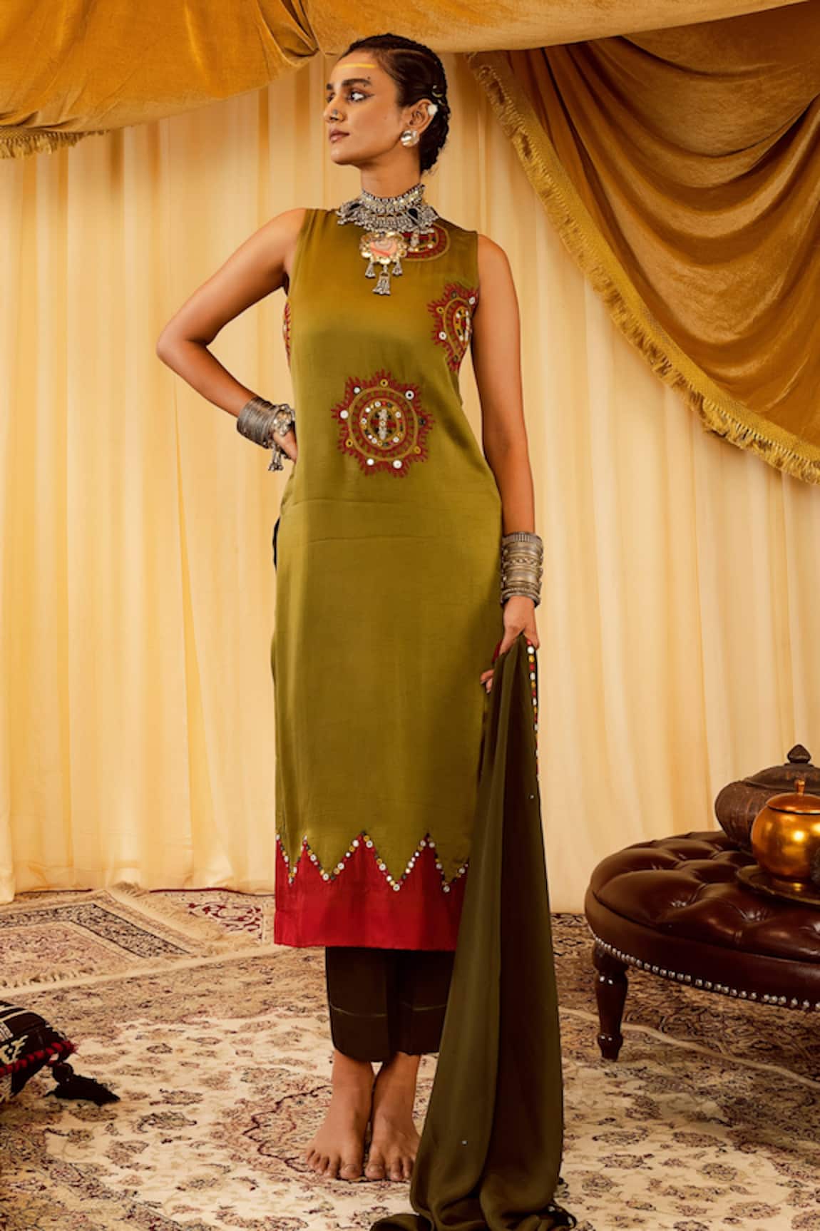 Zariya The Label Placement Embroidered Kurta Pant Set