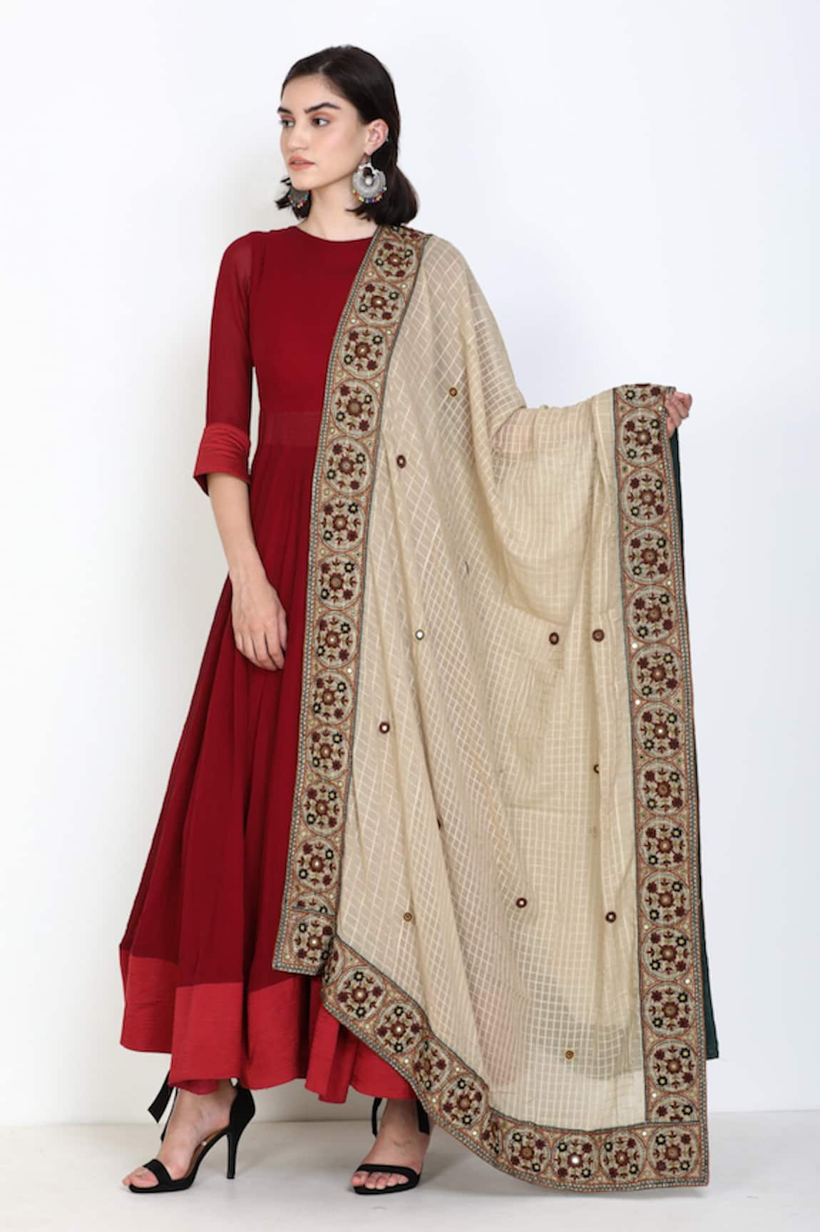 Zariya The Label Embroidered Border Dupatta