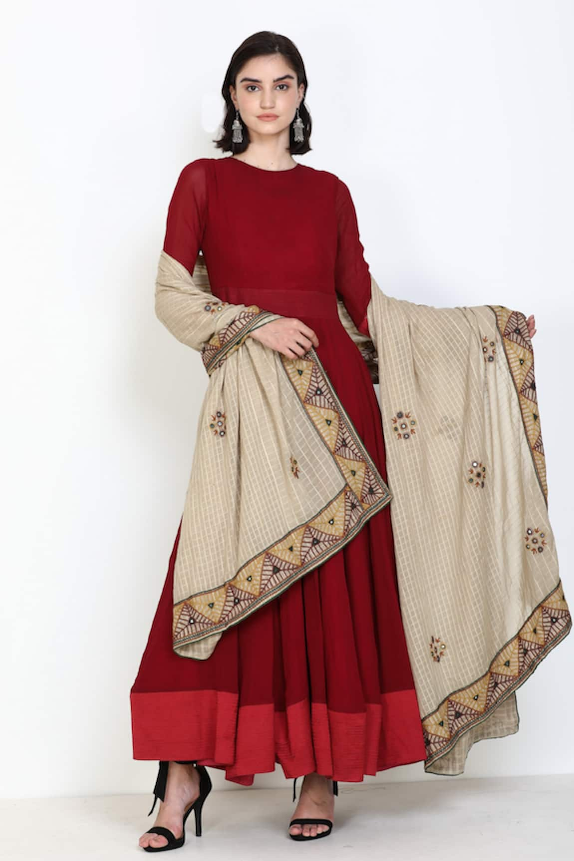 Zariya the Label Embroidered Border Dupatta