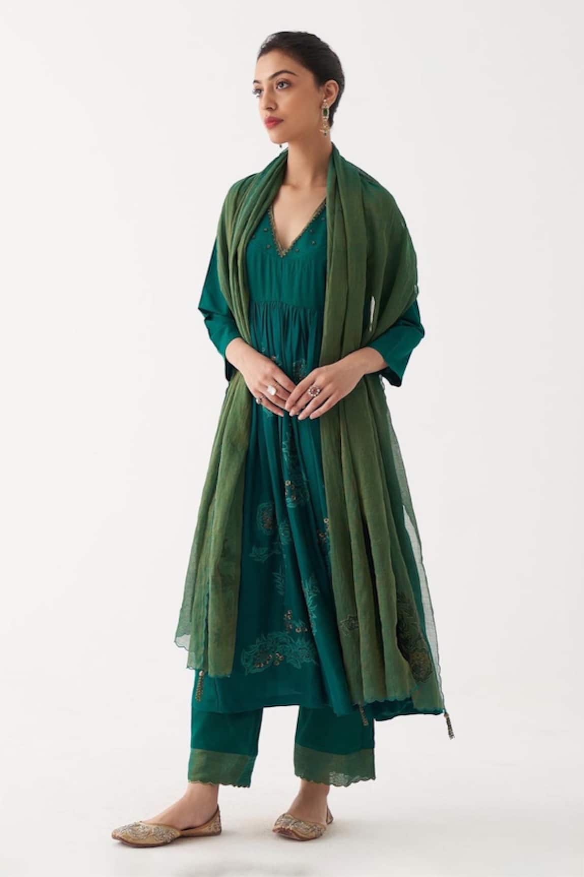 Rhua Zoya Embroidered Kurta Set 