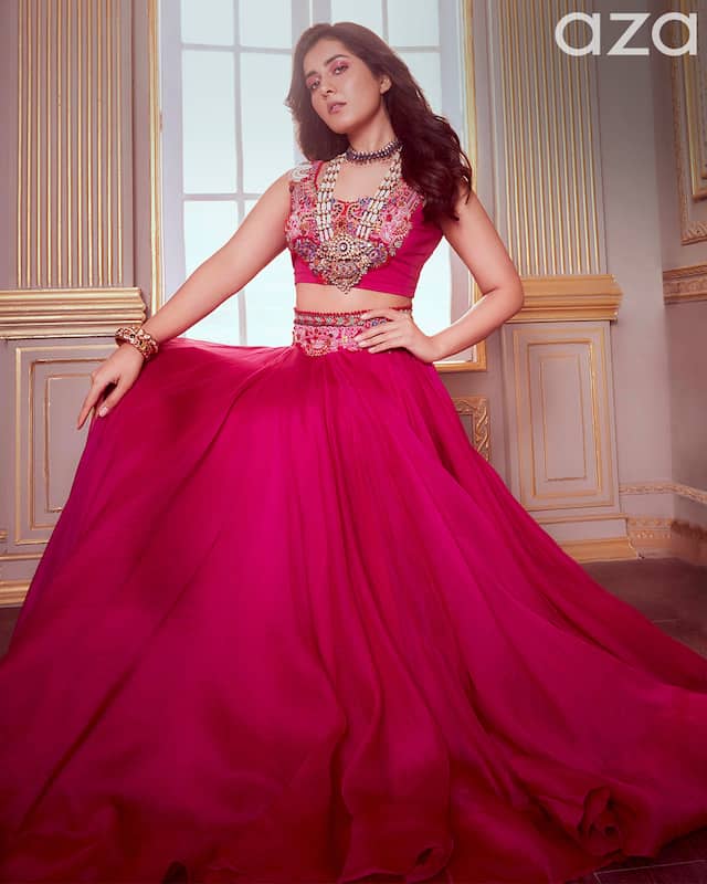 Raashii_Khanna_in_embroidered_cape_lehenga_set_paired_with_long_necklace_choker_set