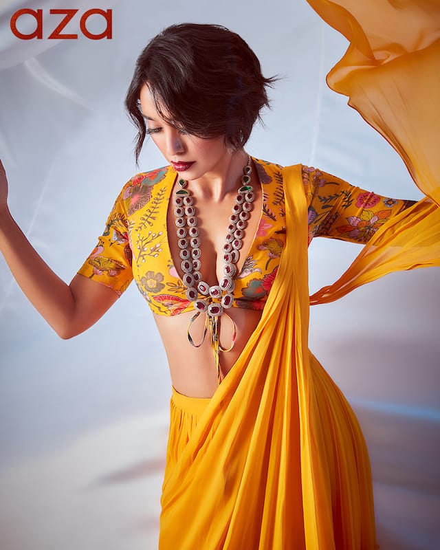 Sayani_Gupta_in_DiyaRajvvir_Yellow_Pre-draped_Saree_With_Printed_Blouse