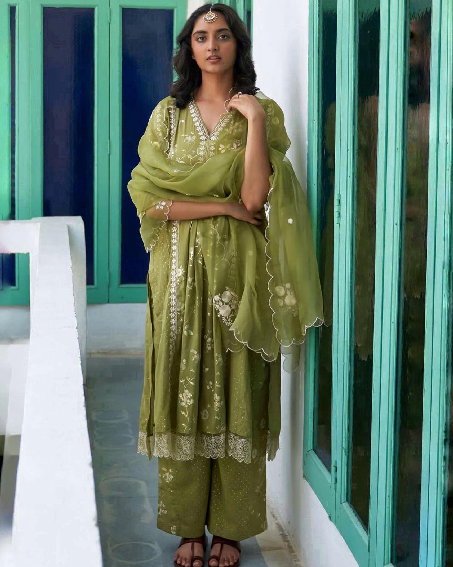 Chic and elegant styles by Label Earthen