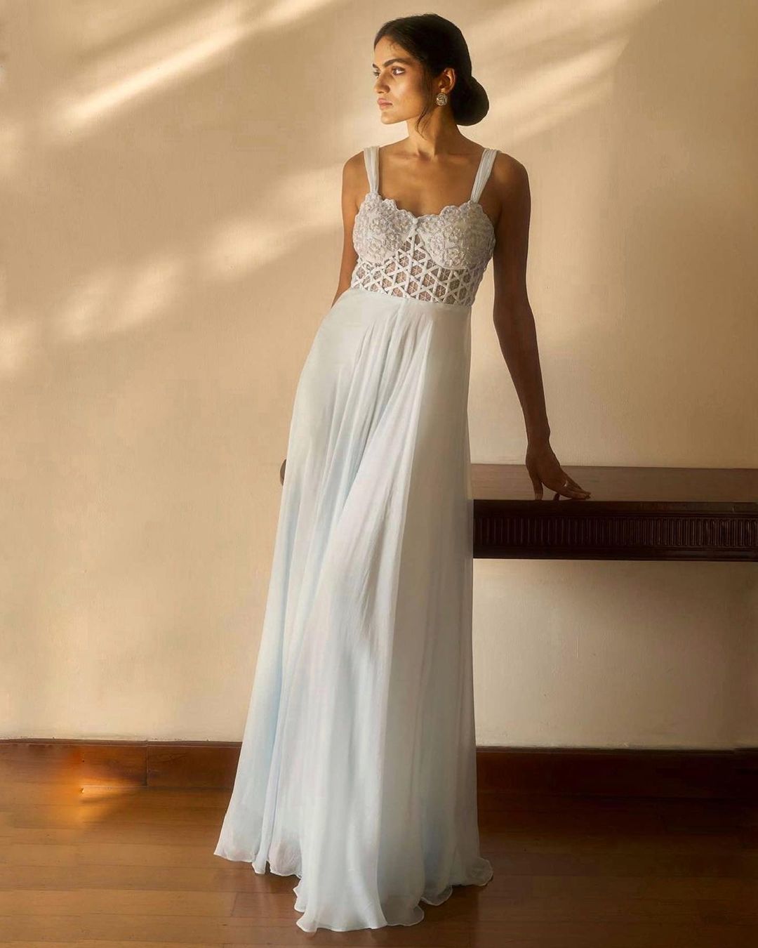 Fllowy elegant styles by Parshya