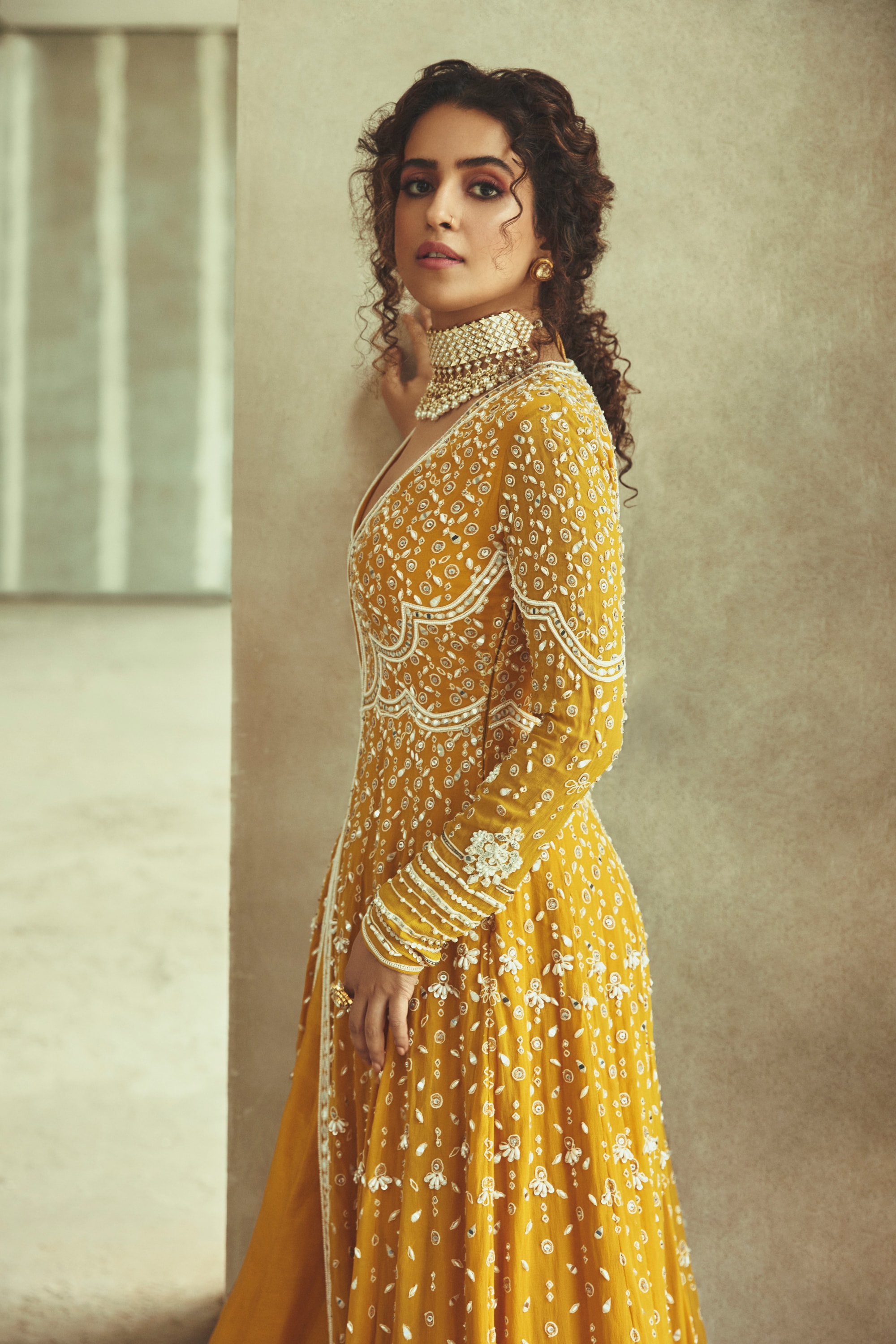 Sanya_Malhotra_in_Ridhi_Mehra_Golden_yellow_anarkali_with_floral_embroidered_motifs