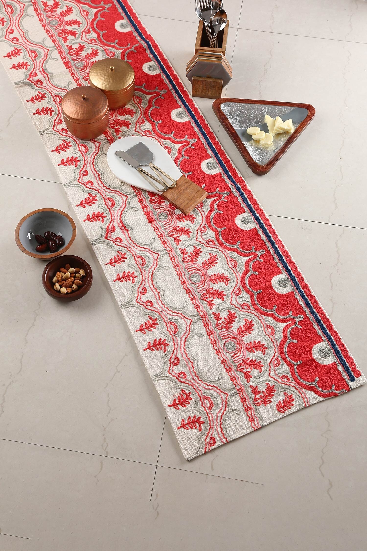 Amoli Concepts Garden Embroidered Table Runner