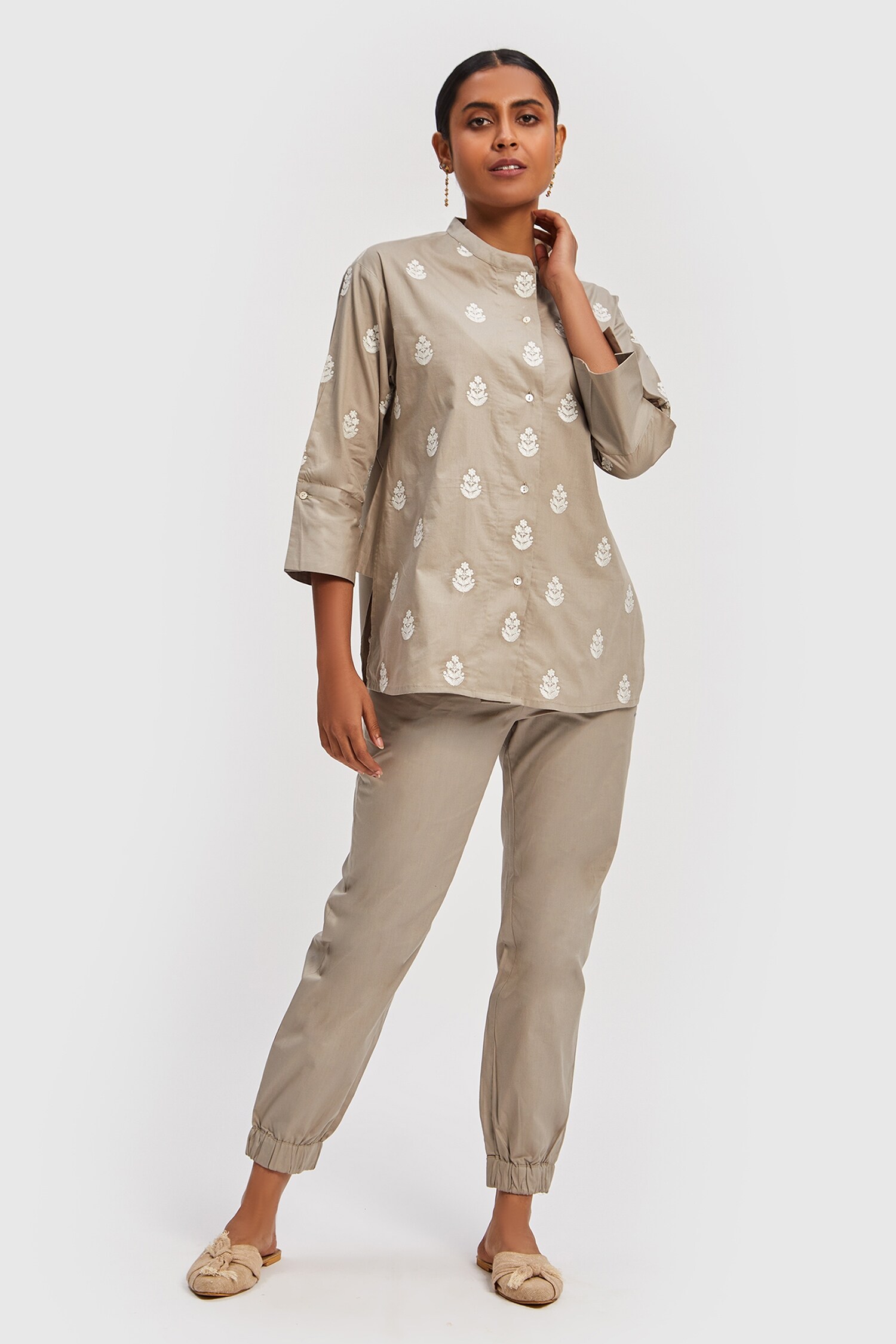 Reistor Beige Poplin Embroidered Pattern Shirt