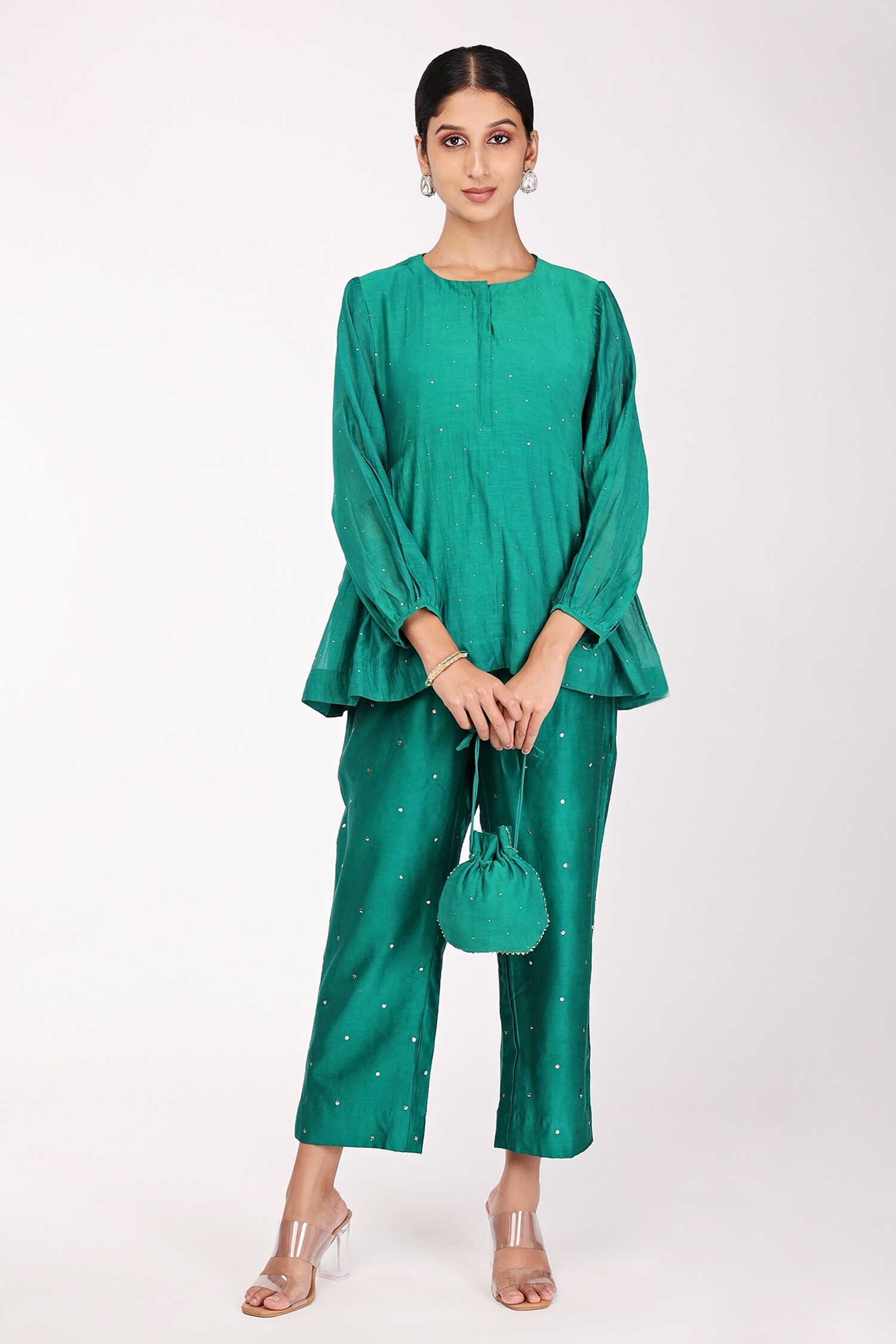 Komal Shah Green Chanderi Mukaish Embroidered Top And Pant Set
