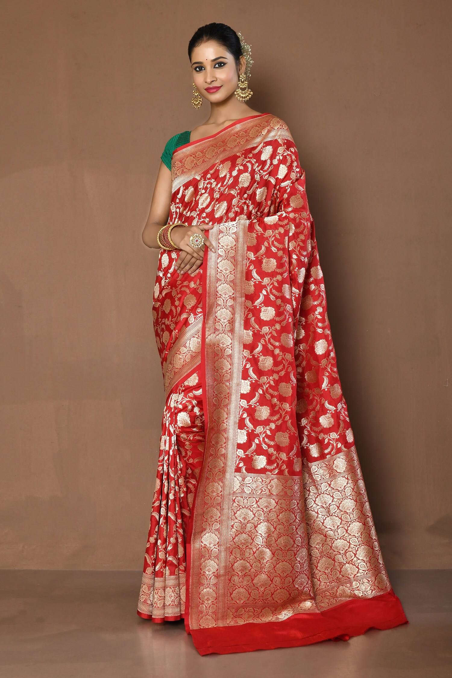 Buy Samyukta Singhania Red Katan Floral Pattern Sada Saree Online | Aza ...