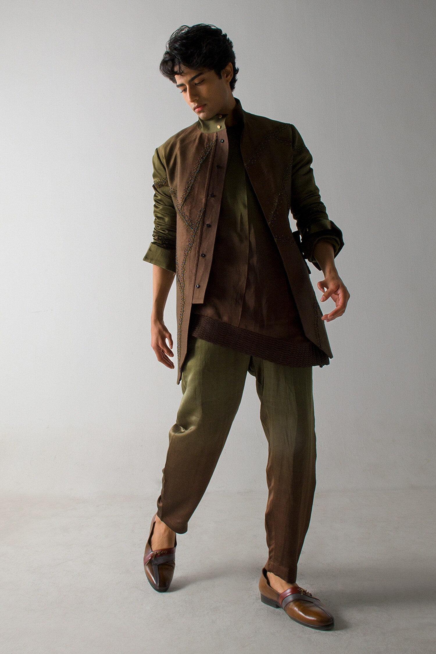 Buy Jatin Malik Green Linen Silk Band Collar Ombre Kurta Online | Aza ...