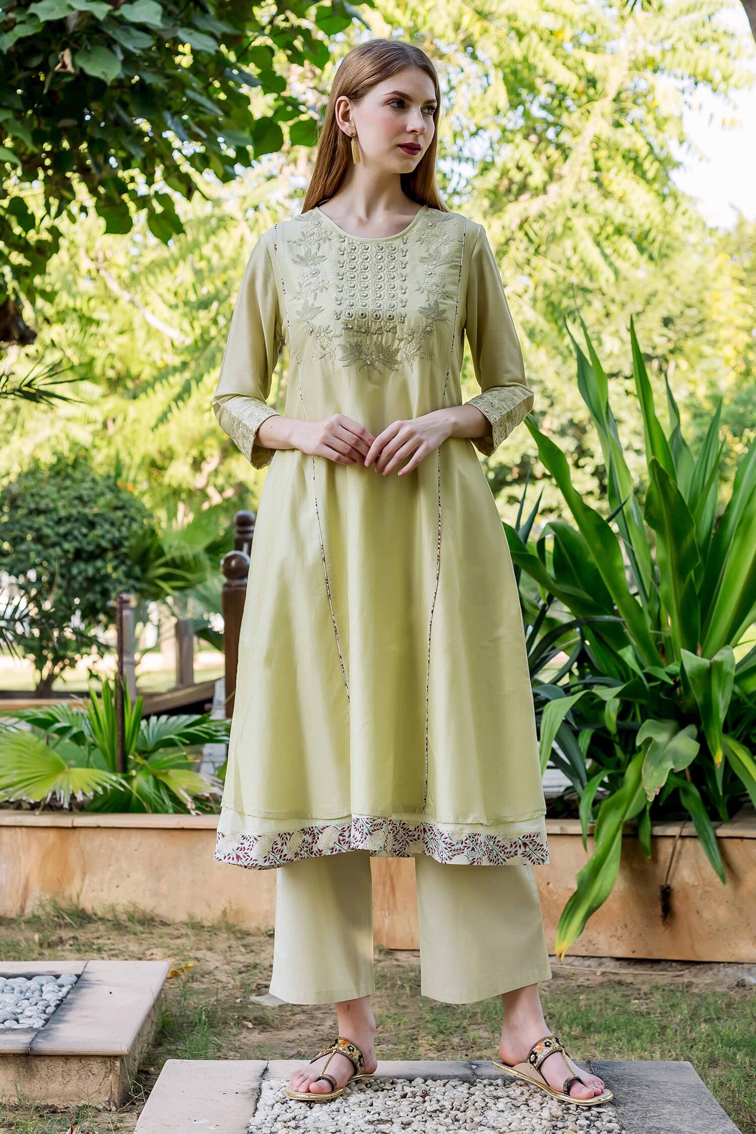 Buy Missprint Green Yoke Thread Embroidered Kurta And Pant Set Online