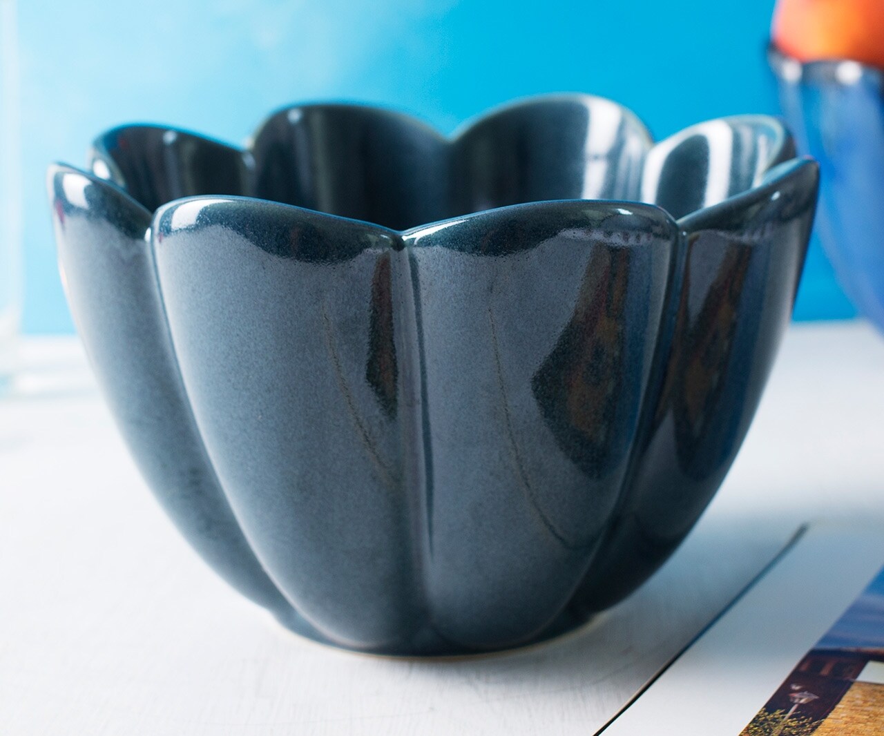 H2H Flower Shaped Bowl